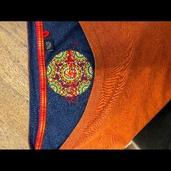 Robert Graham Ling Sleeve - Picture 2 of 2